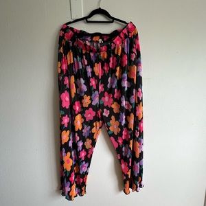 Plisse wide leg pants